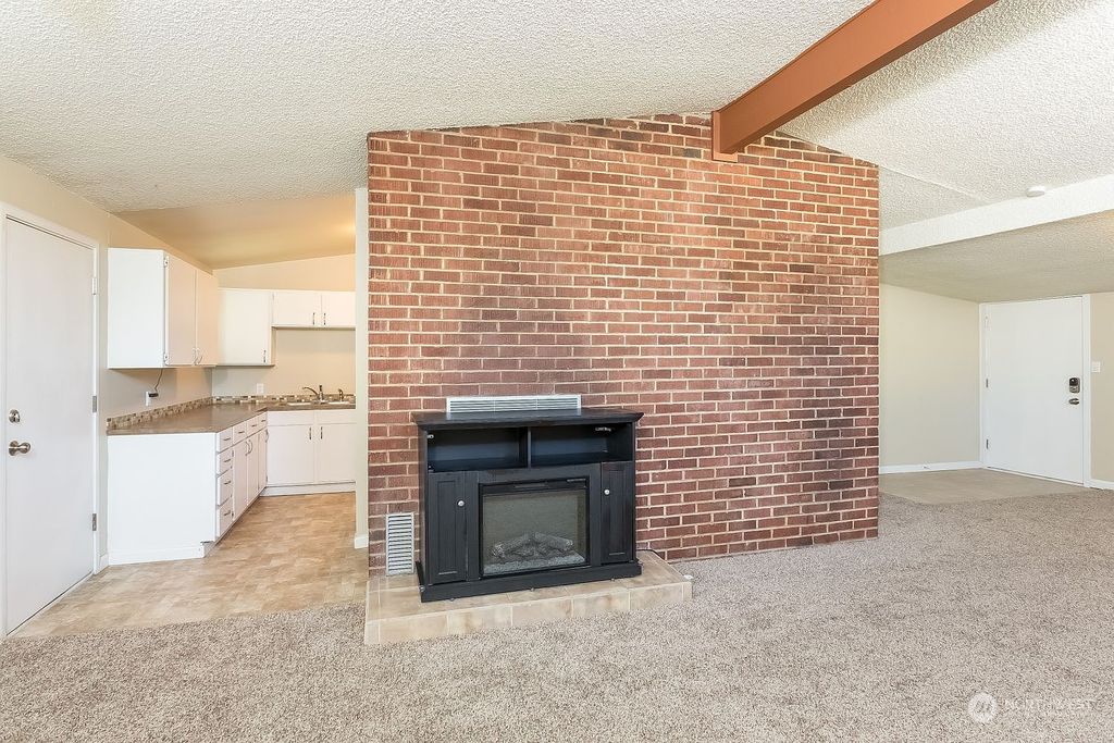 Photo of 1212 S 130th Place, Burien, WA 98168 (MLS # 2178050)