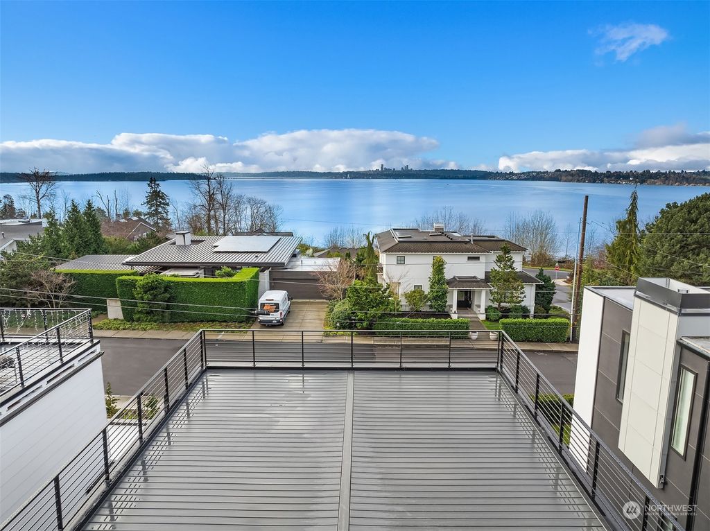 Photo of 246 5th Avenue W, Kirkland, WA 98033 (MLS # 2310333)