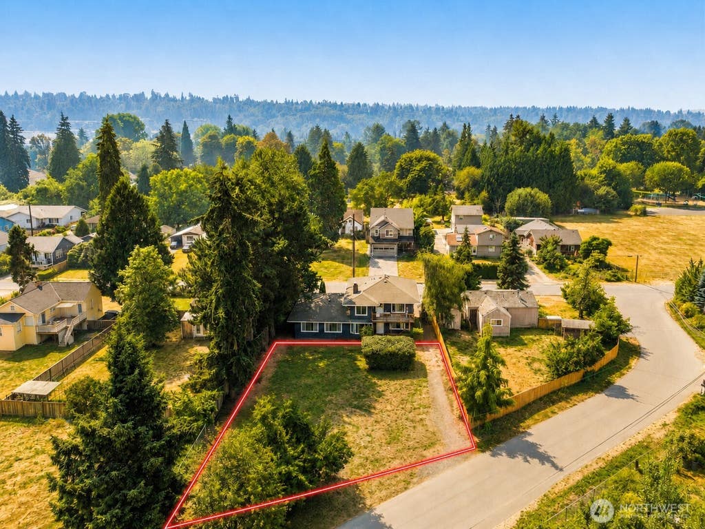 Photo of 11813 44th Place S, Tukwila, WA 98178 (MLS # 2566147)