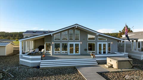 Photo of 333 Keystone Avenue, Coupeville, WA 98239 (MLS # 2536504)