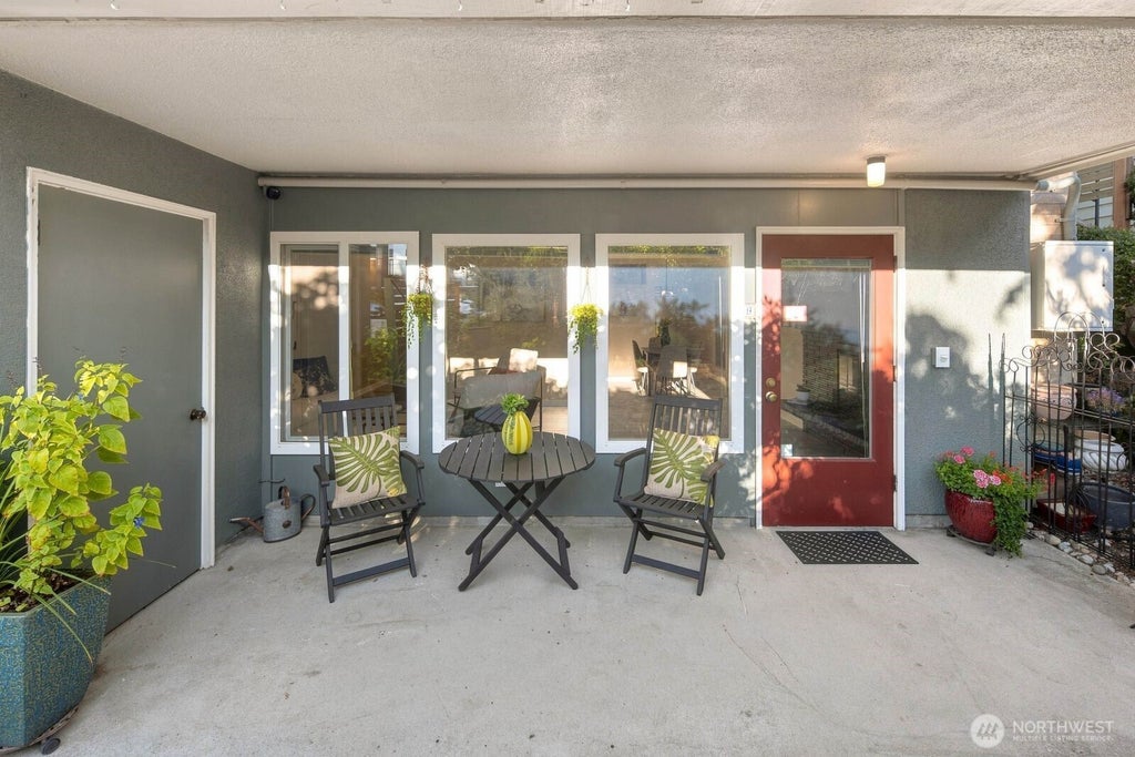 Photo of 75 E Lynn Street #B, Seattle, WA 98102 (MLS # 2561468)