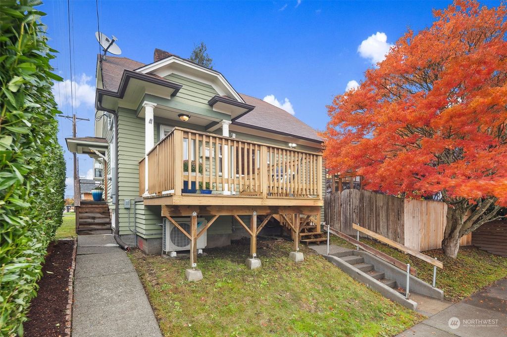 Photo of 1713 20th Street, Everett, WA 98201 (MLS # 2177740)