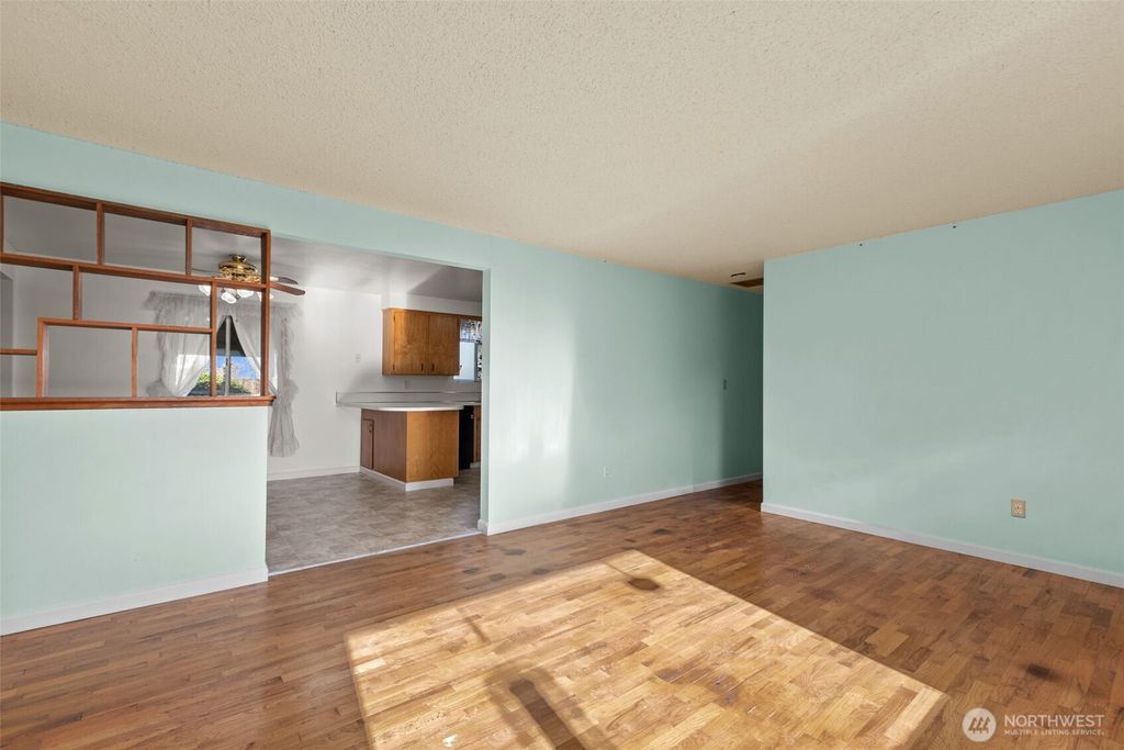 Photo of 20835 101st Avenue SE, Kent, WA 98031 (MLS # 2359552)