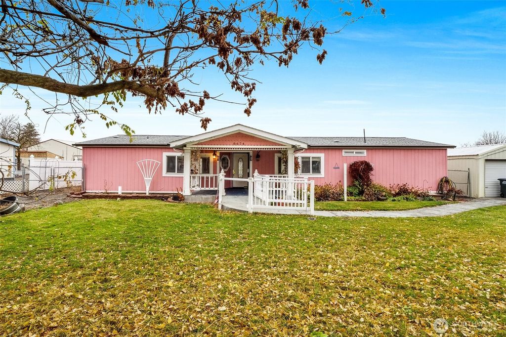 Photo of 8674 Vince Road NE, Moses Lake, WA 98837 (MLS # 2458615)