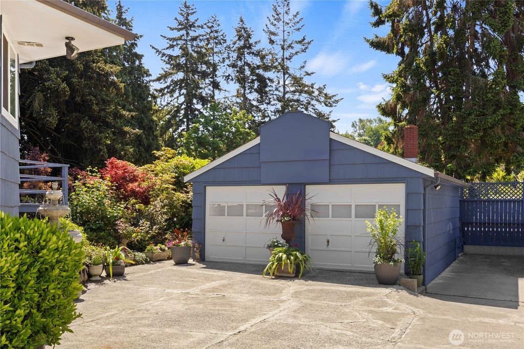 Photo of 707 W Bertona Street, Seattle, WA 98119 (MLS # 2526086)