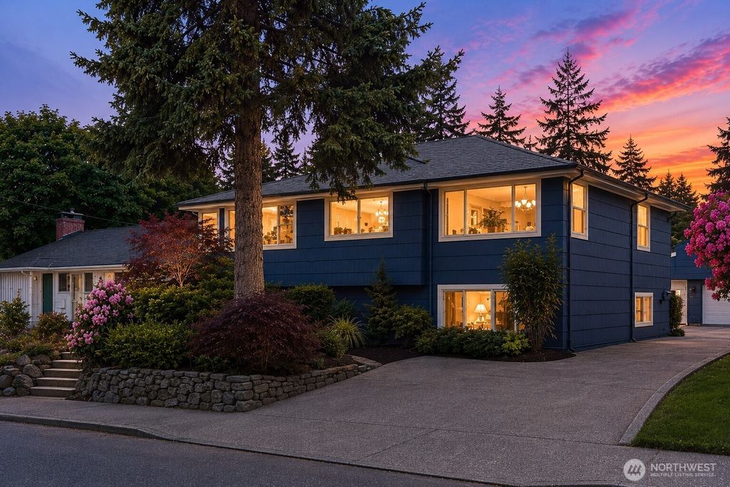 Photo of 707 W Bertona Street, Seattle, WA 98119 (MLS # 2526086)