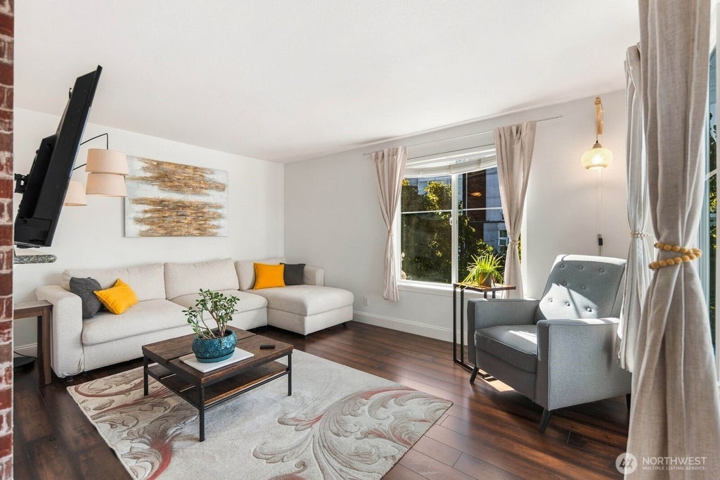 Photo of 300 10th Avenue #A309, Seattle, WA 98122 (MLS # 2574960)