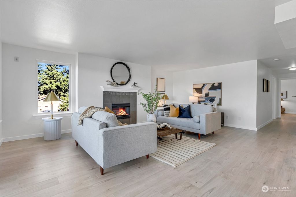 Photo of 701 122nd Avenue NE #401, Bellevue, WA 98005 (MLS # 2213262)