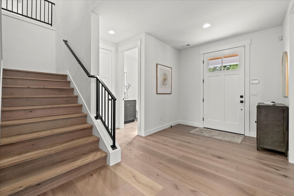 Photo of 11440 109th Avenue NE, Kirkland, WA 98033 (MLS # 2378584)