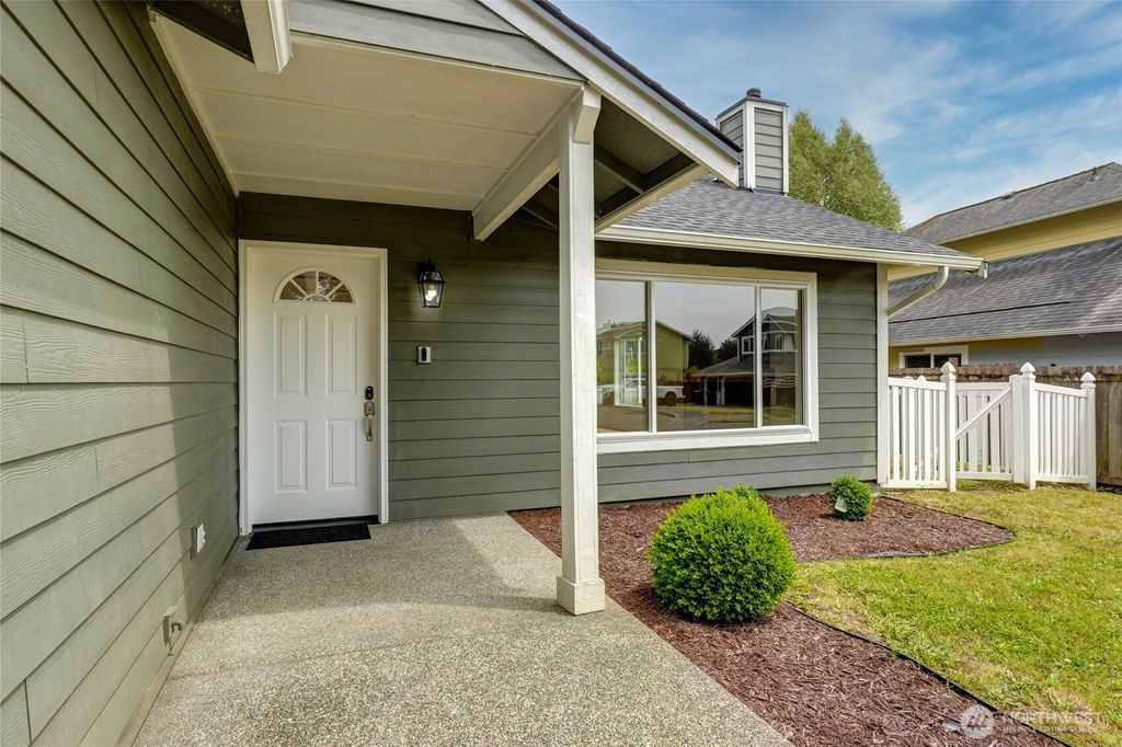 Photo of 5421 60th Place NE, Marysville, WA 98270 (MLS # 2398710)