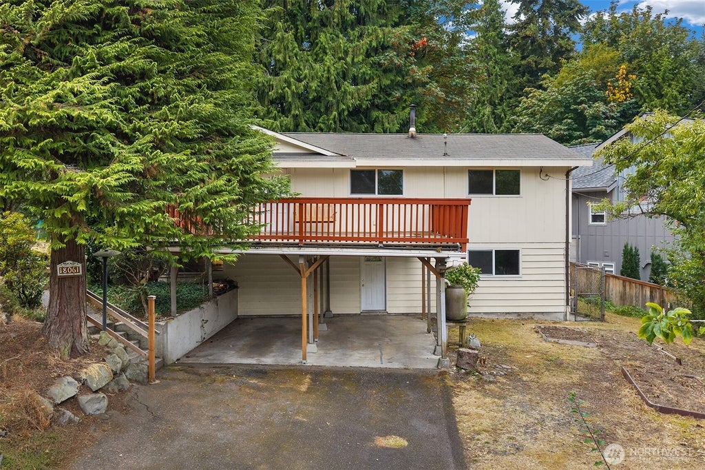 Photo of 18061 28th Avenue NE, Lake Forest Park, WA 98155 (MLS # 2578186)