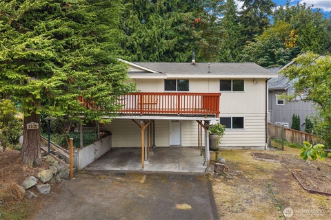 Photo of 18061 28th Avenue NE, Lake Forest Park, WA 98155 (MLS # 2578186)
