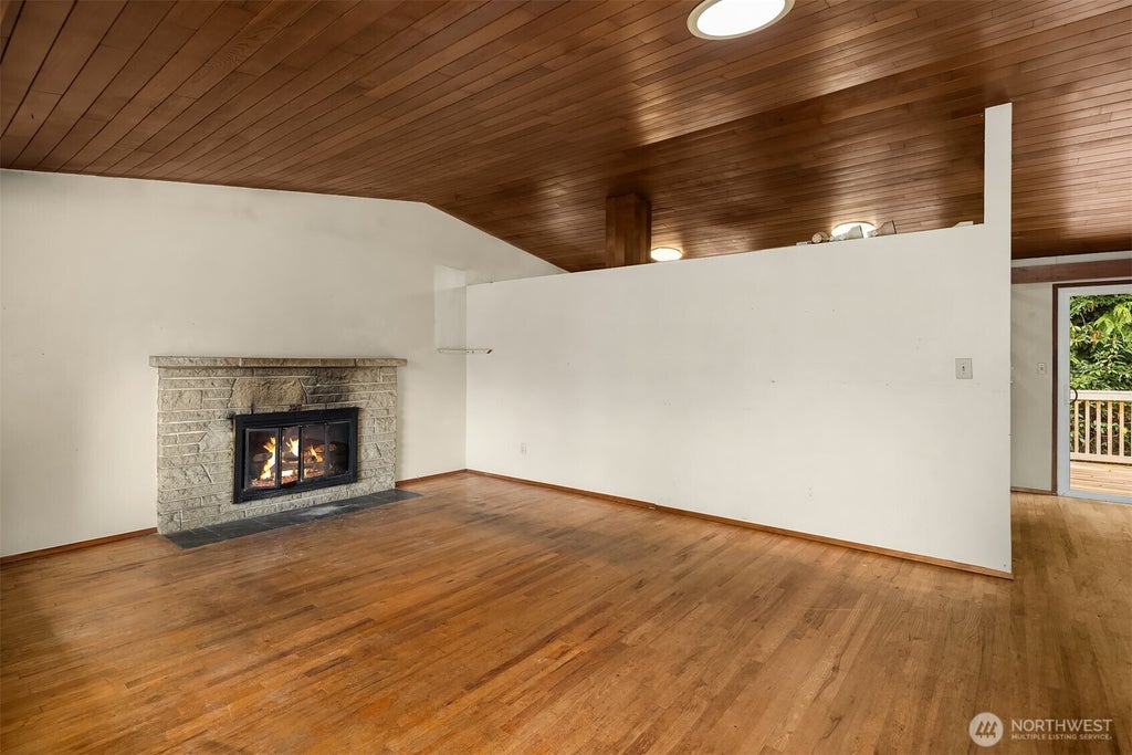 Photo of 18061 28th Avenue NE, Lake Forest Park, WA 98155 (MLS # 2578186)