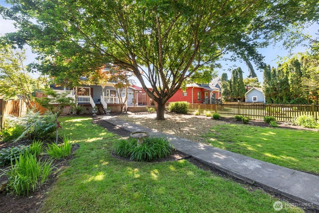 Photo of 1721 McDougall Avenue, Everett, WA 98201 (MLS # 2531129)
