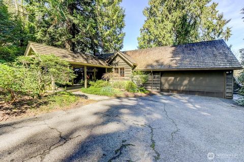 Photo of 7802 NE 170th Street, Kenmore, WA 98028 (MLS # 2504349)