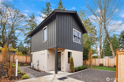 Photo of 817 18th Avenue W, Kirkland, WA 98033 (MLS # 2459049)