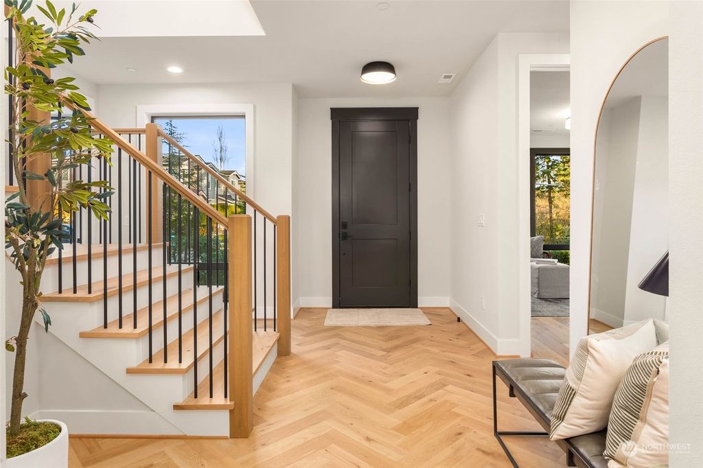 Photo of 10031 134th Avenue NE, Kirkland, WA 98033 (MLS # 2311915)