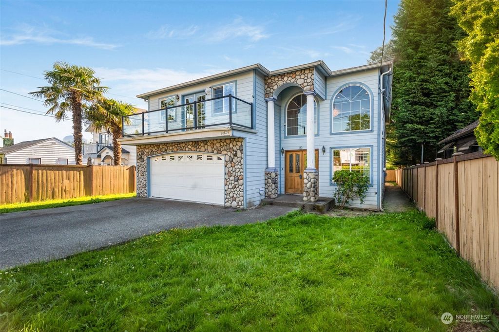 Photo of 10809 2nd Avenue SW, Seattle, WA 98146 (MLS # 2254895)