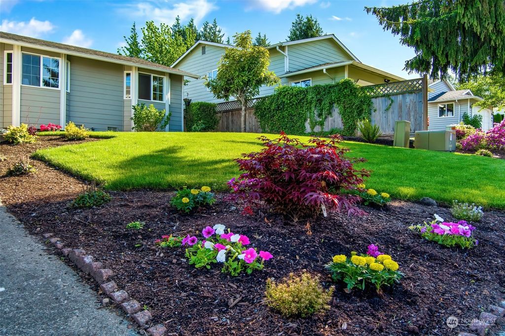 Photo of 108 75th Street SW, Everett, WA 98203 (MLS # 2241194)