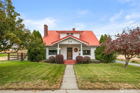 Photo of 814 Easy Street, Wenatchee, WA 98801 (MLS # 2447810)