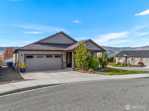 Photo of 813 Madeleine Court, East Wenatchee, WA 98802 (MLS # 2506317)