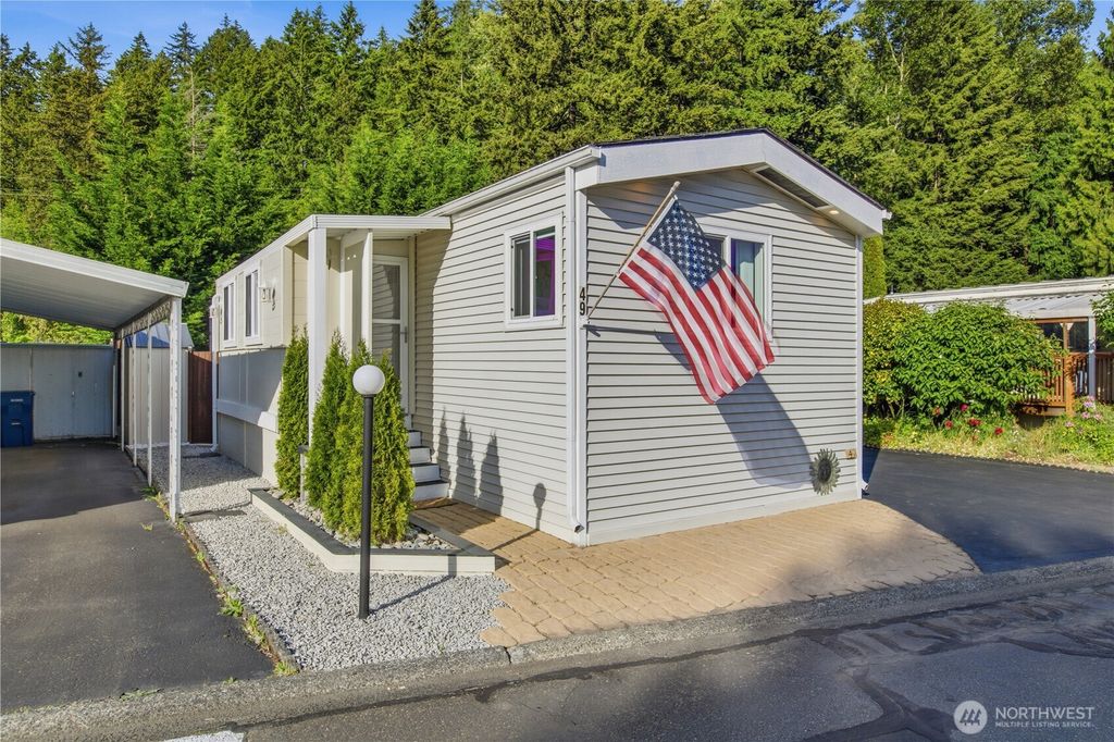 Photo of 2302 SE R Street #49, Auburn, WA 98002 (MLS # 2527926)