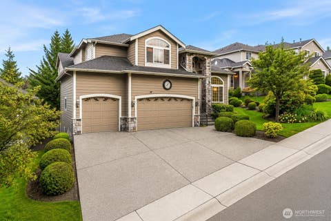 Photo of 8218 NE 187th Way, Kenmore, WA 98028 (MLS # 2537791)