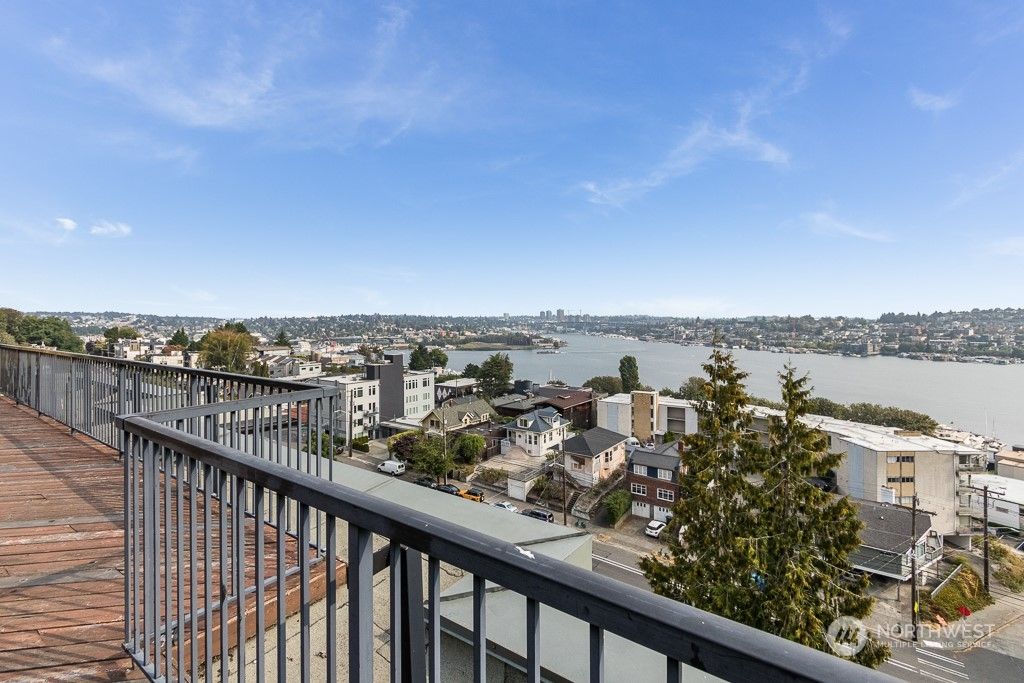 Photo of 655 Crockett Street #B402, Seattle, WA 98109 (MLS # 2009164)