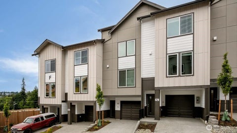 Photo of 16830 20th Avenue W #D6, Lynnwood, WA 98037 (MLS # 2543809)