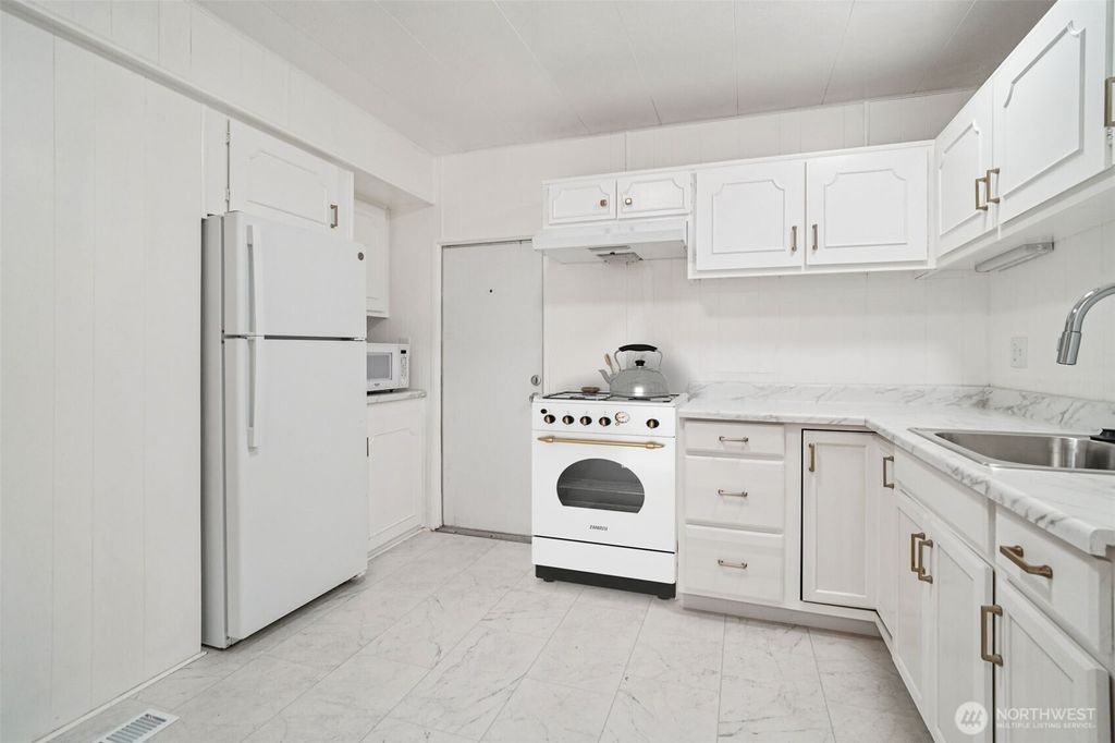 Photo of 18501 52nd Avenue W #76, Lynnwood, WA 98037 (MLS # 2459831)