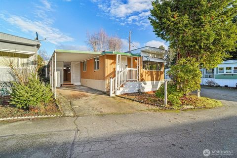 Photo of 18501 52nd Avenue W #76, Lynnwood, WA 98037 (MLS # 2459831)