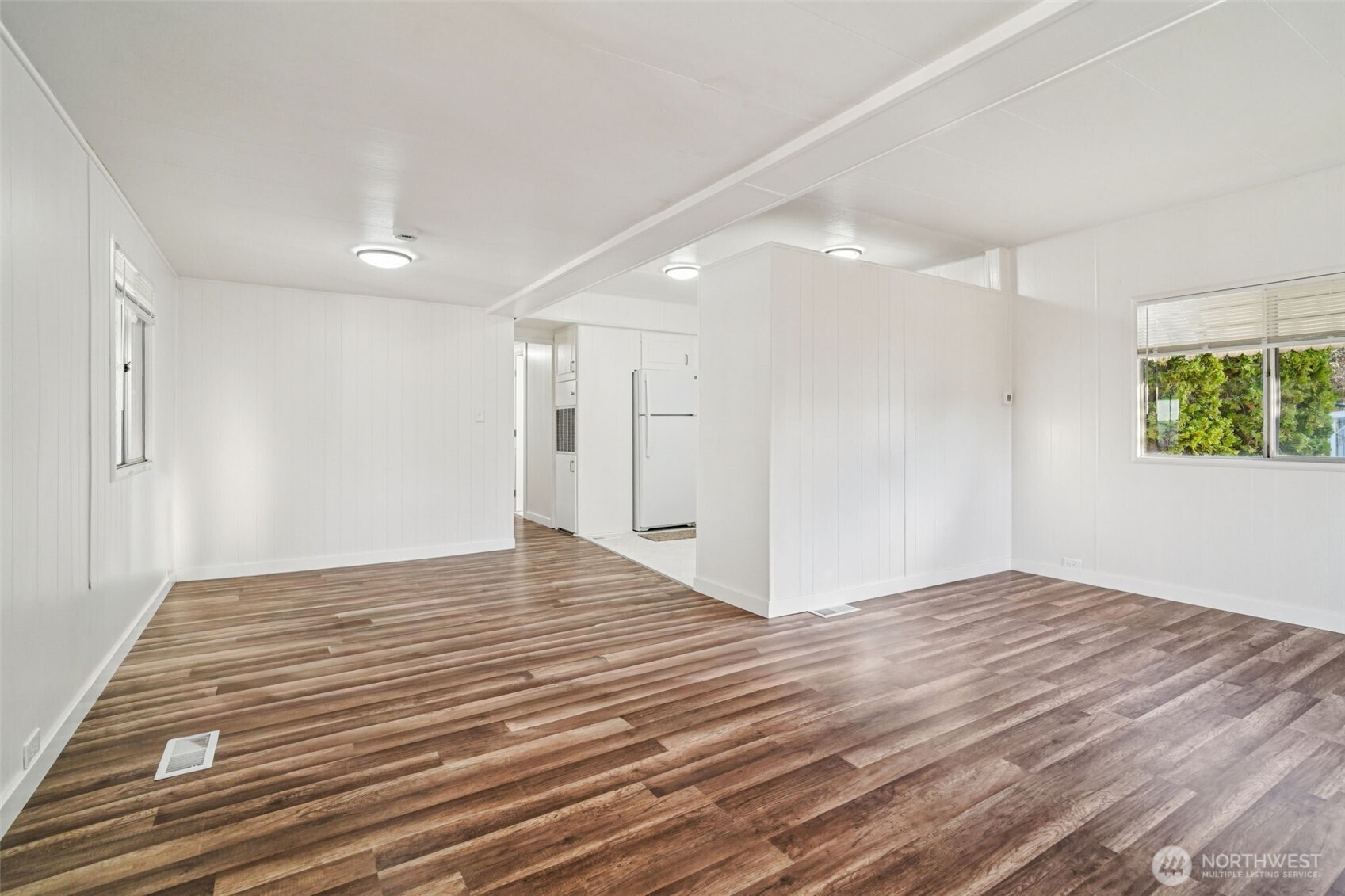 18501 52nd Avenue W 76