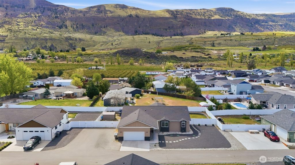 Photo of 44 Jamey Lane, Malaga, WA 98828 (MLS # 2505611)