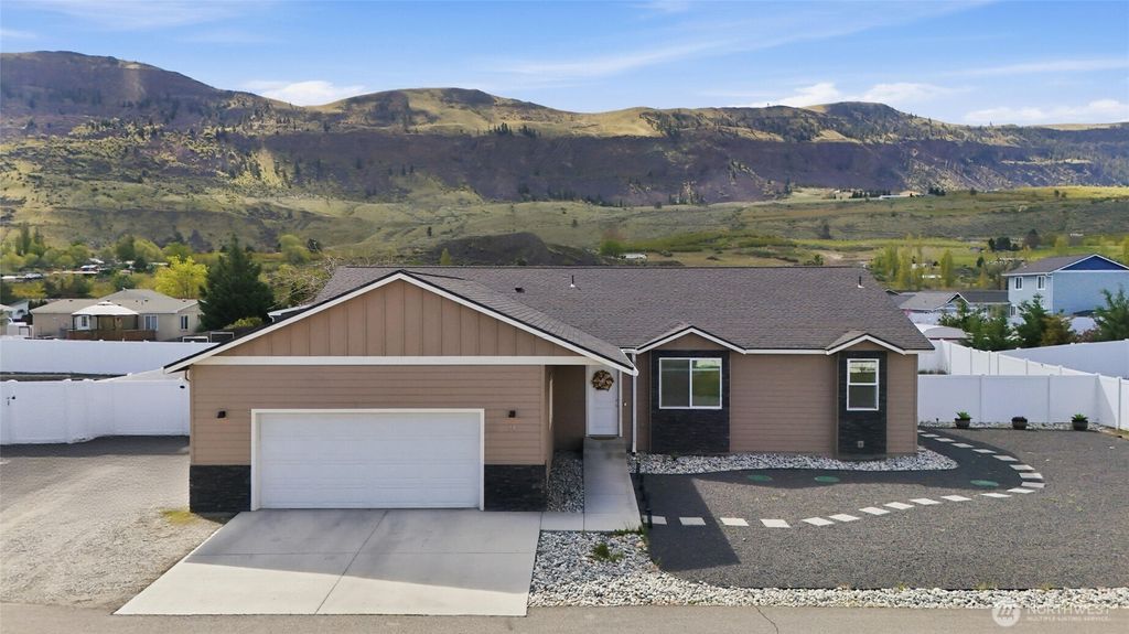 Photo of 44 Jamey Lane, Malaga, WA 98828 (MLS # 2505611)