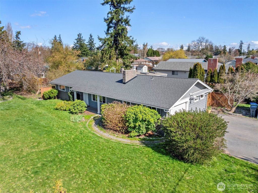 Photo of 480 SE Ely Street, Oak Harbor, WA 98277 (MLS # 2496549)