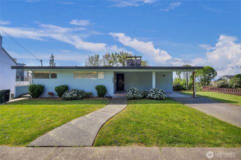 Photo of 223 W Kinnear Place, Seattle, WA 98119 (MLS # 2436685)