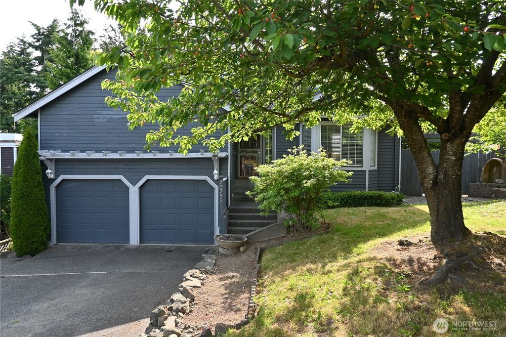 Photo of 27752 23rd Avenue S, Federal Way, WA 98003 (MLS # 2395968)
