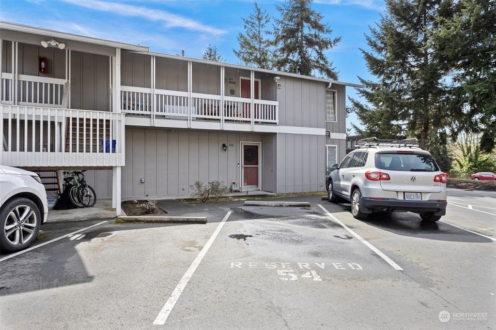 Photo of 5029 84th Street SW #408, Mukilteo, WA 98275 (MLS # 2218231)
