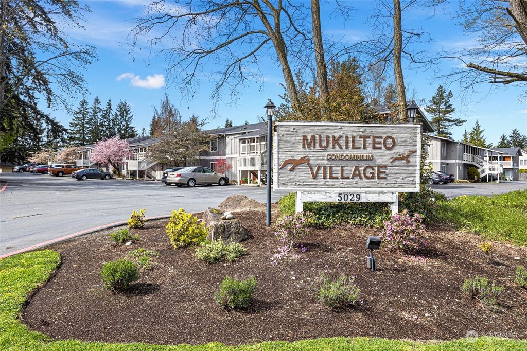 Photo of 5029 84th Street SW #408, Mukilteo, WA 98275 (MLS # 2218231)