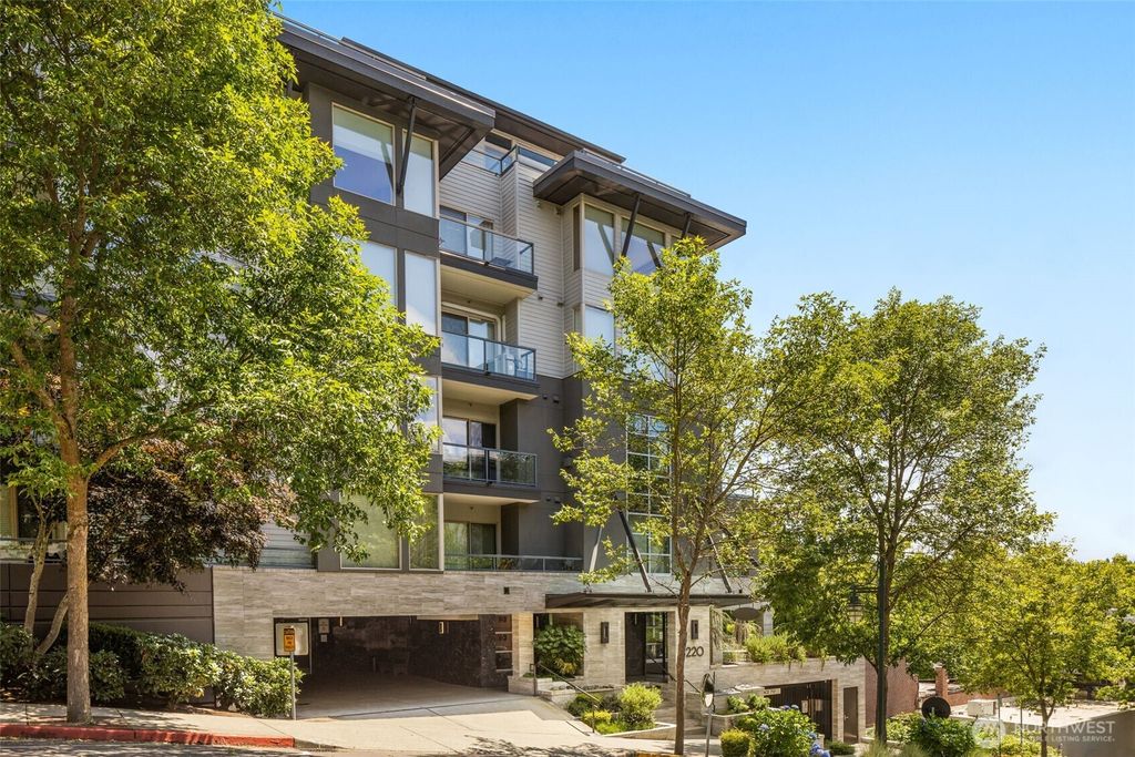 Photo of 220 1st Street #204, Kirkland, WA 98033 (MLS # 2403605)