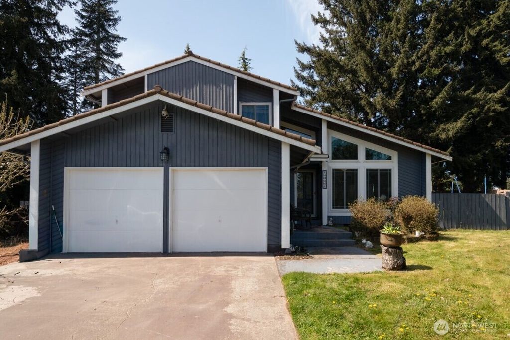 Photo of 1427 33rd Avenue Ct SW, Puyallup, WA 98373 (MLS # 2502969)