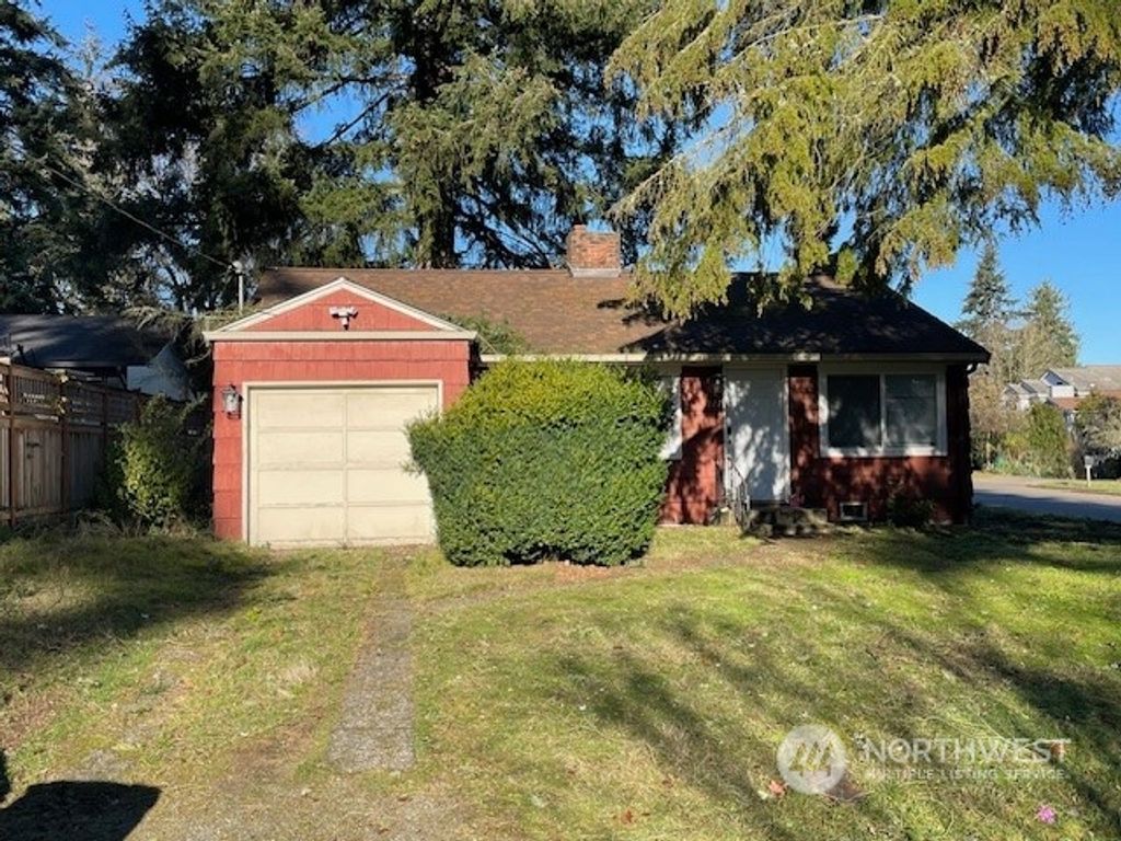 Photo of 922 NE 117th Street, Seattle, WA 98125 (MLS # 2314916)
