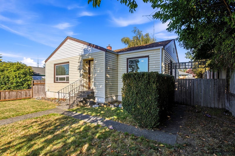 2114 Parker Place