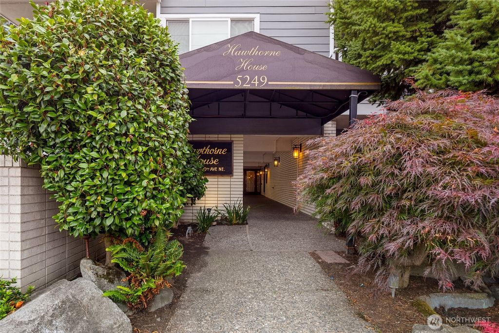 Photo of 5249 40th Avenue NE #402, Seattle, WA 98105 (MLS # 2546542)