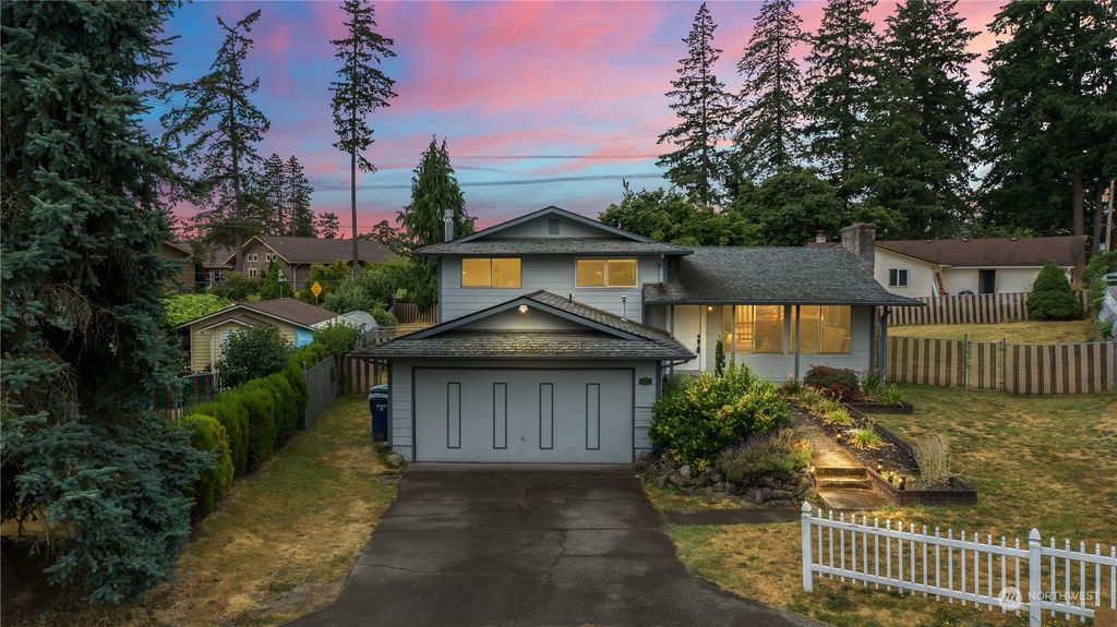 Photo of 10849 SE 319th Street, Auburn, WA 98092 (MLS # 2268249)