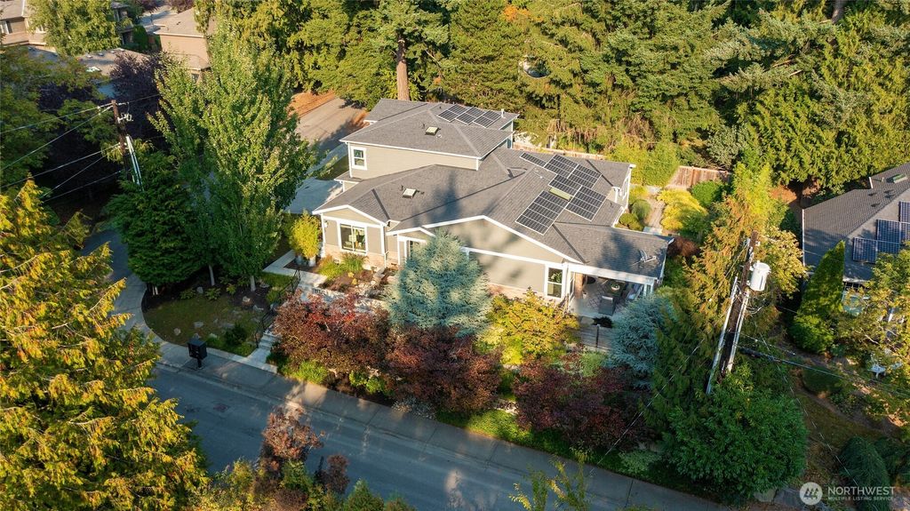 Photo of 11752 82nd Avenue NE, Kirkland, WA 98034 (MLS # 2430101)
