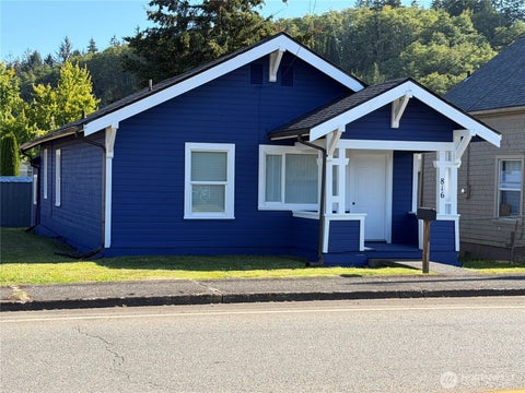 Photo of 816 Perry Avenue, Hoquiam, WA 98550 (MLS # 2558143)
