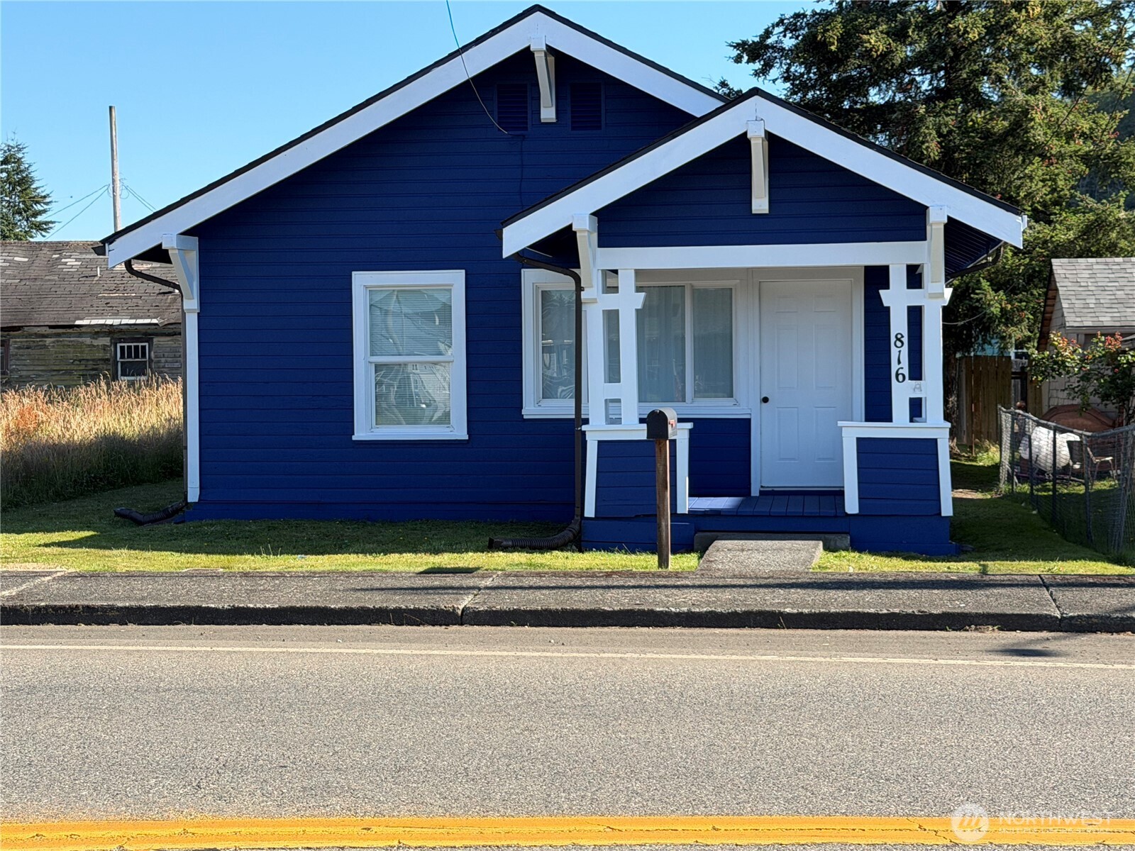 816 Perry Avenue