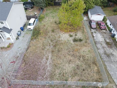 Photo of 10221 Holly Lane SW, Lakewood, WA 98499 (MLS # 2446025)