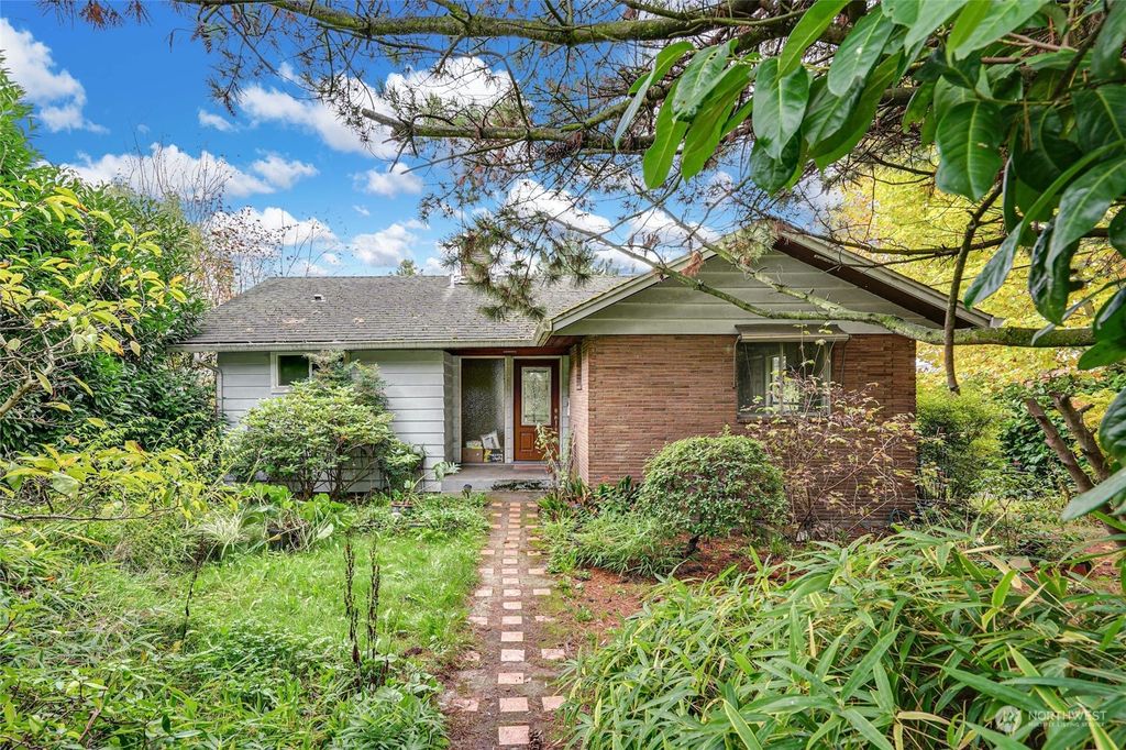 Photo of 2216 18th Avenue S, Seattle, WA 98144 (MLS # 2177527)